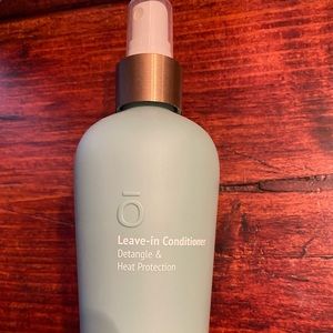 Leave in conditioner.